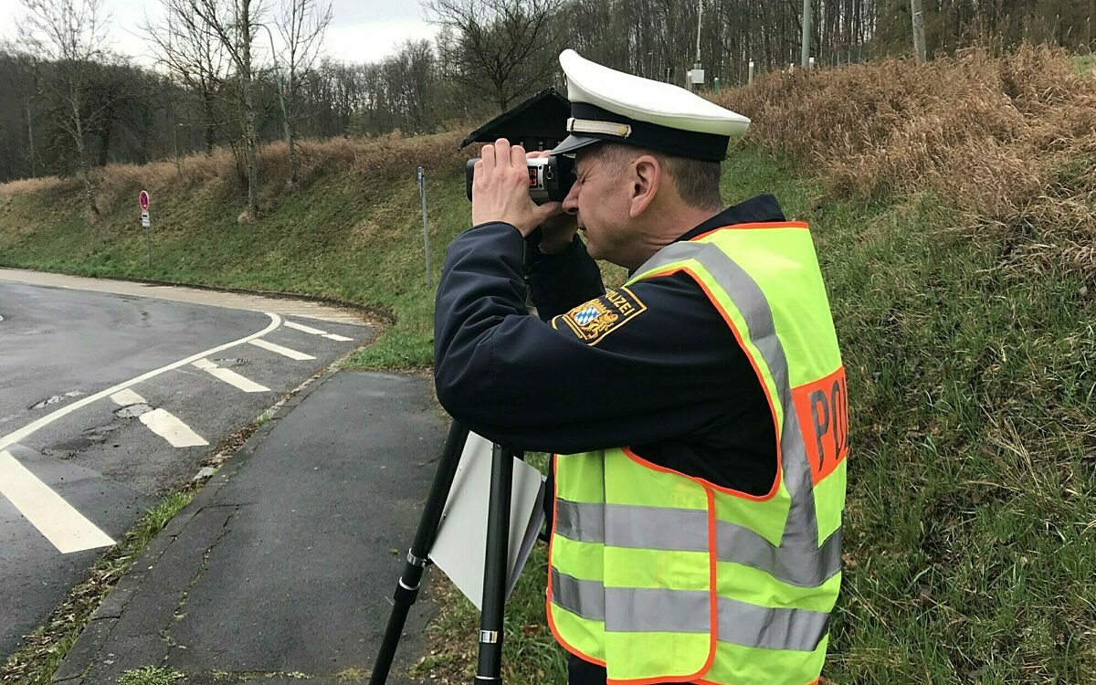 Polizei geschwindigkeitsmessung laser Polizei geschwindigkeitsmessung laser